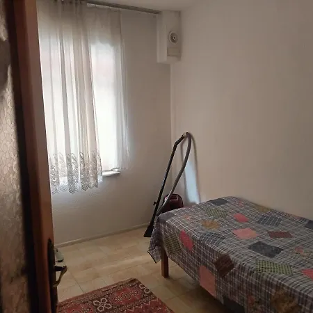 Bahceli Ev Muestakil Burhaniye